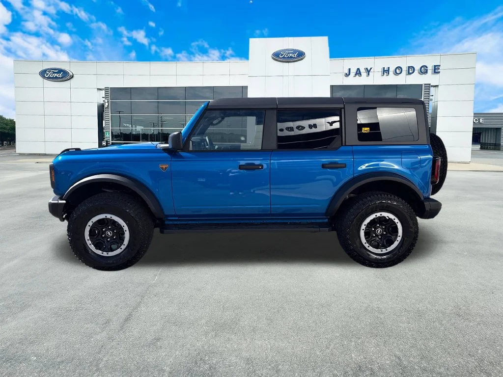 New 2026 Velocity Blue Metallic Ford Badlands® image 3