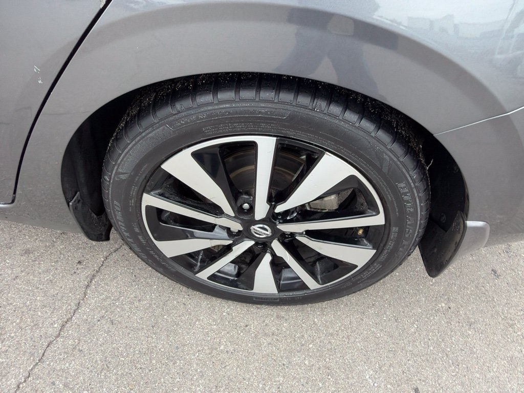 Used 2021 Gray Nissan SV image 9