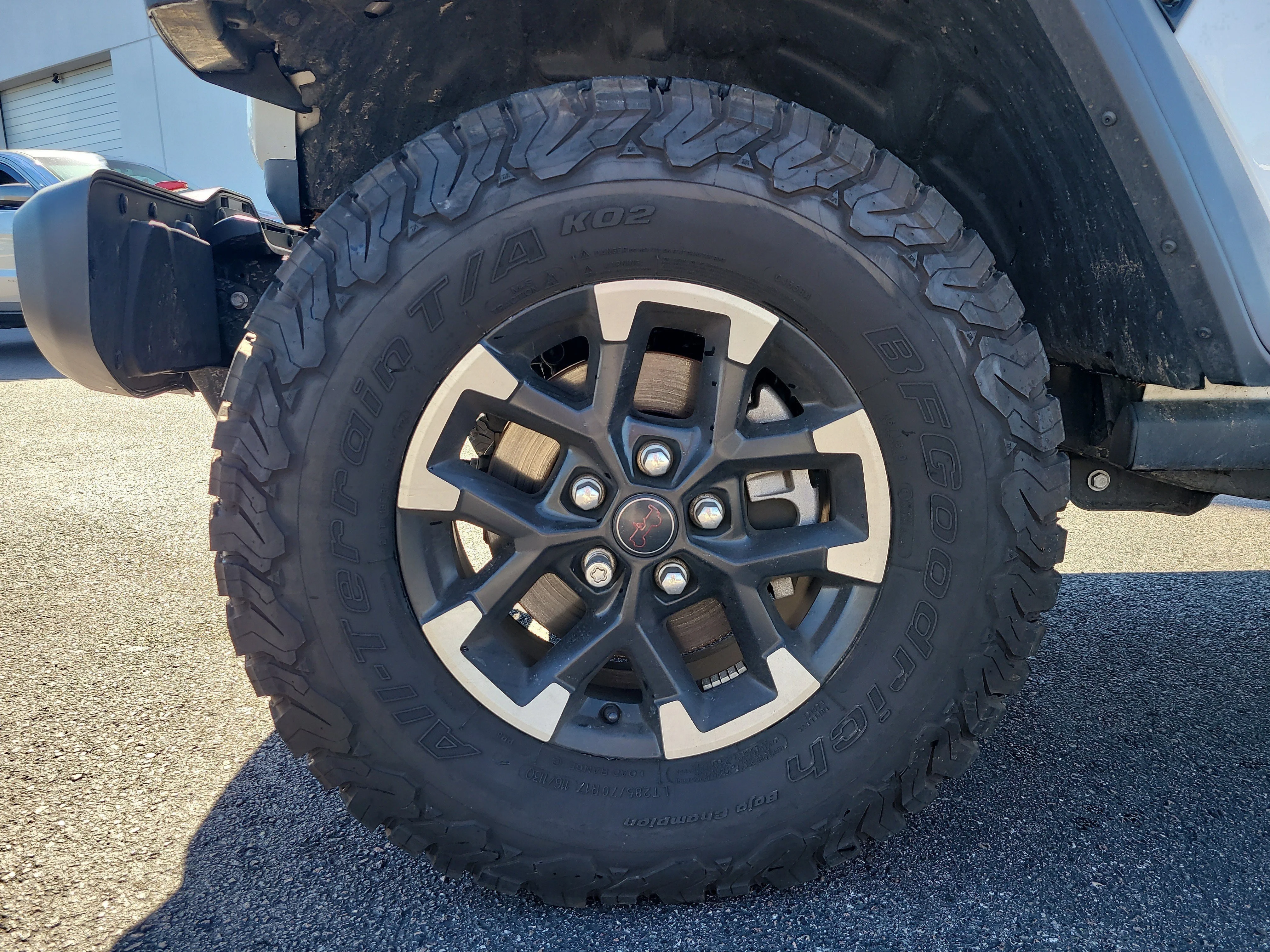 Used 2024 Bright White Clearcoat Jeep Rubicon image 9