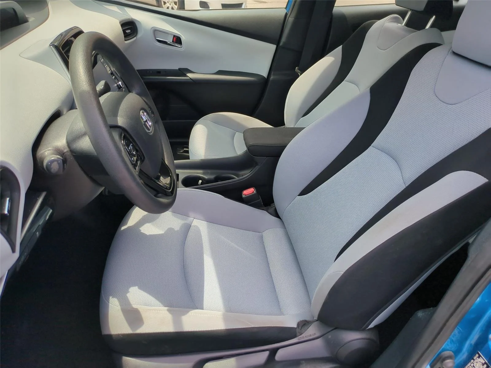 Used 2020 Electric Storm Blue Toyota XLE image 17