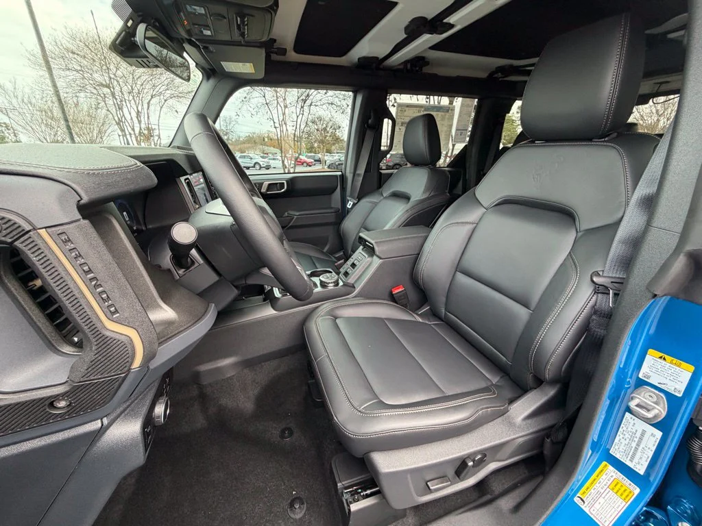Used 2025 Blue Ford Badlands image 17