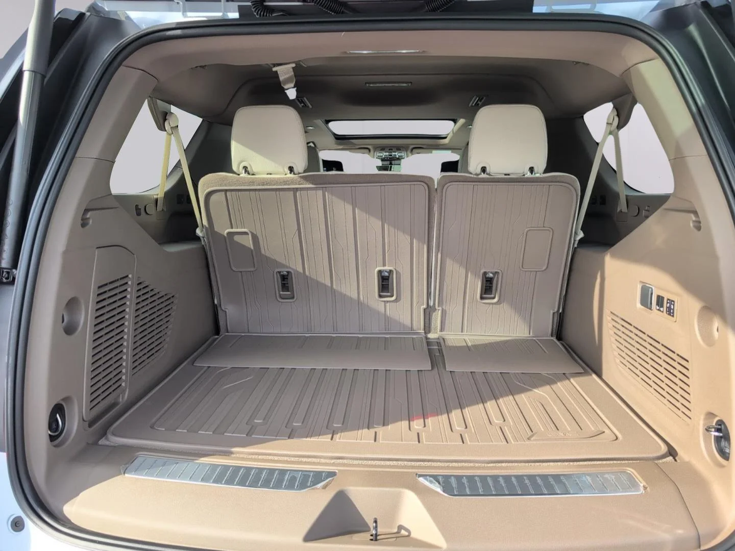 New 2026 Glacier White Tricoat GMC Denali image 10