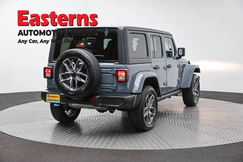 Used 2024 Gray Jeep Sport S 4xe image 5