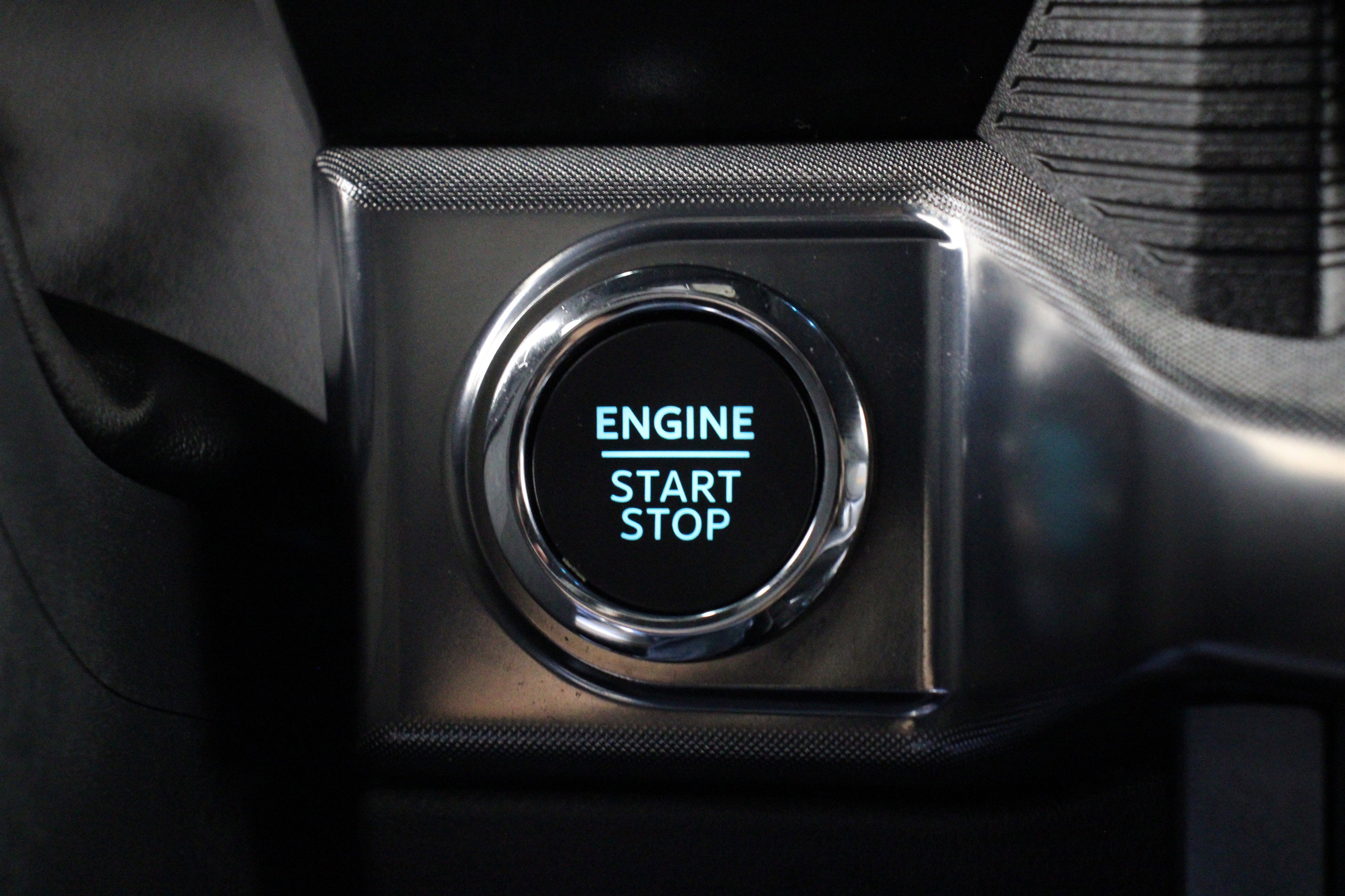 Used 2025 Agate Black Metallic Ford Tremor image 24
