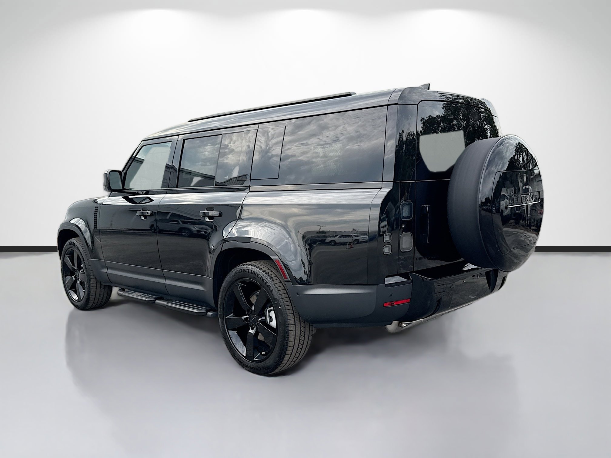 New 2026 Santorini Black Land Rover S image 3