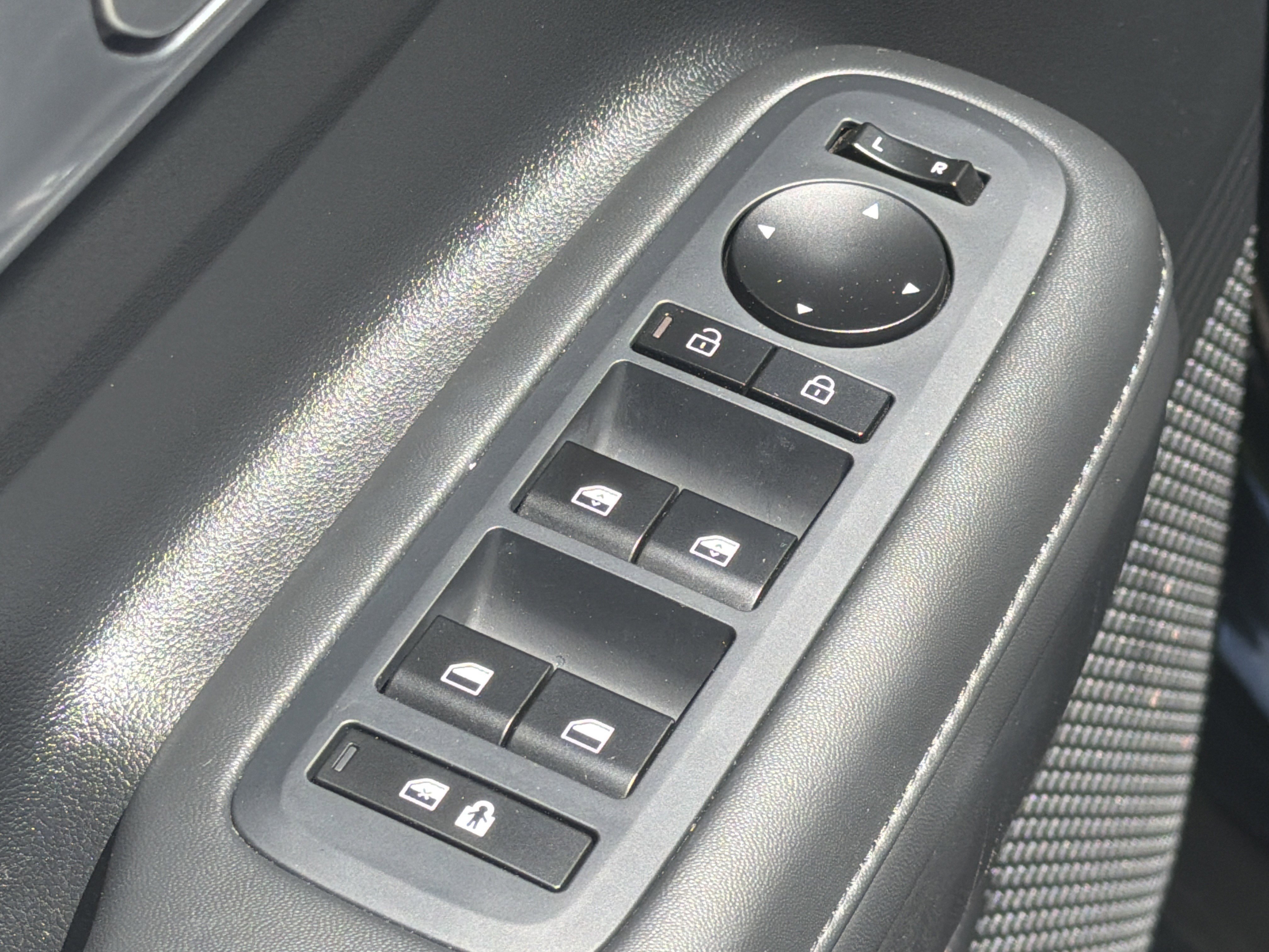 Used 2024 Phantom Black Hyundai SEL image 18