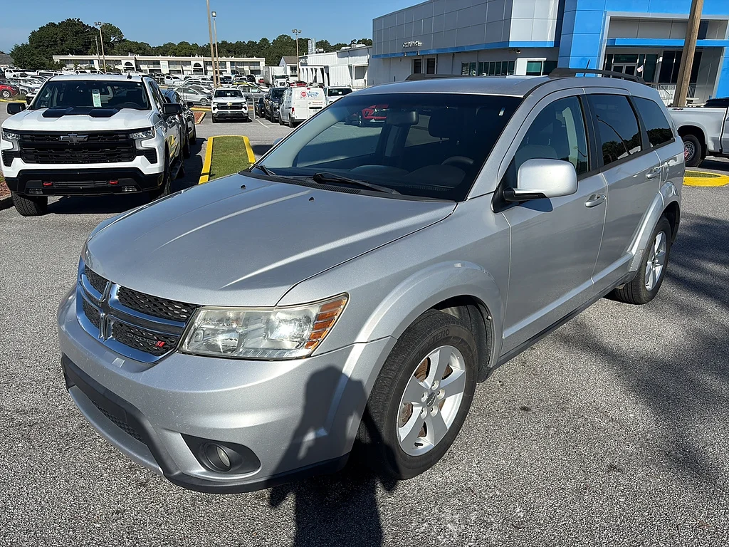 Used 2012 Bright Silver Metallic Clear Coat Dodge  image 2