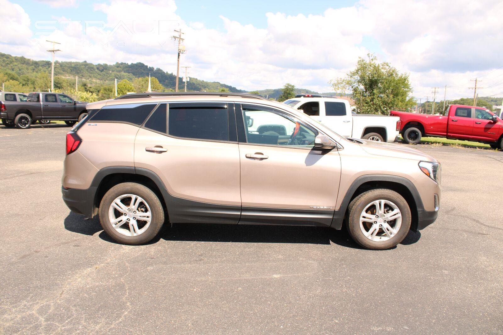 Used 2019 Coppertino Metallic GMC SLE image 9