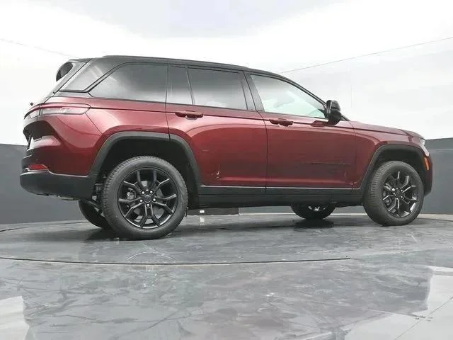 New 2025 Velvet Red Pearl-Coat Exterior Paint Jeep Limited image 43