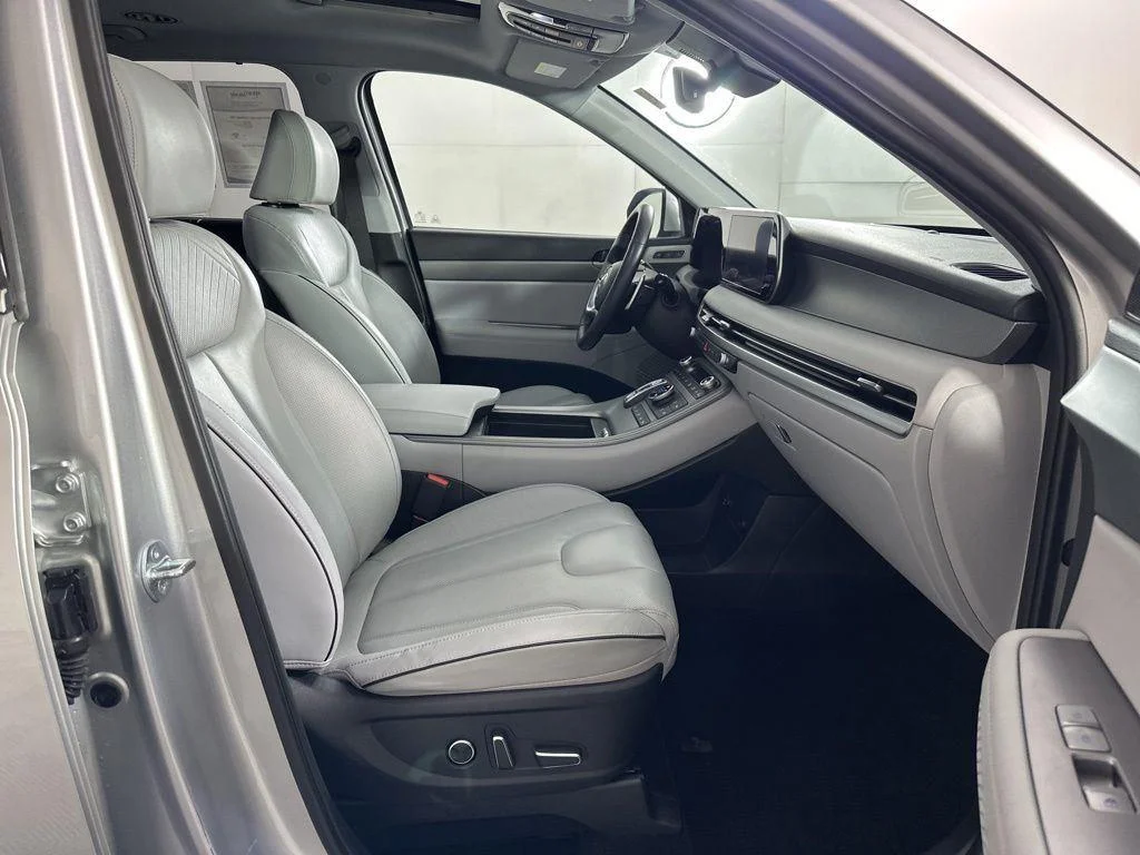 Used 2023 Silver Hyundai SEL image 34