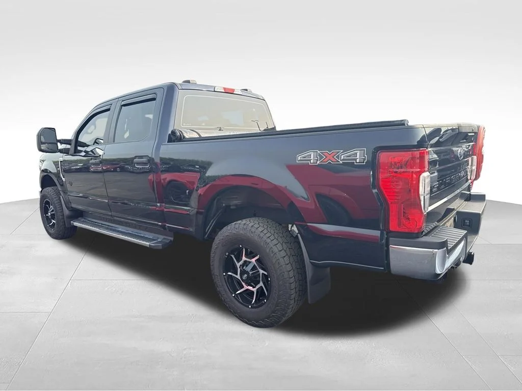 Used 2021 Blue Ford XL image 3