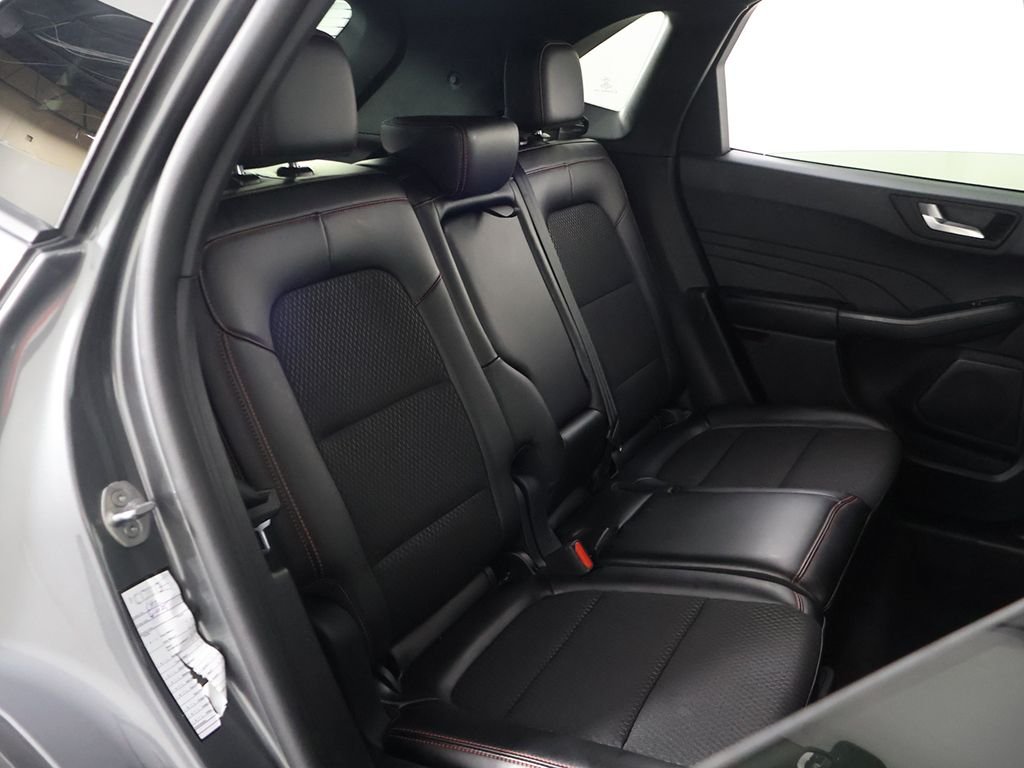 Used 2025 Gray Ford ST-Line image 29