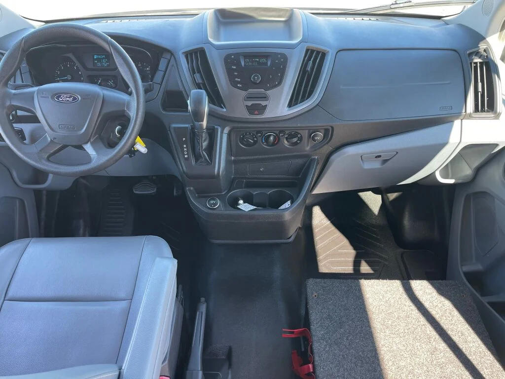 Used 2019 Oxford White Ford XL image 26