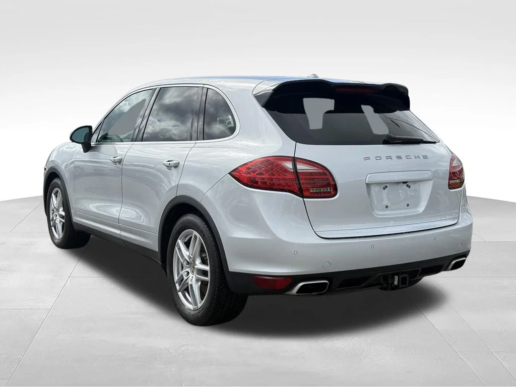 Used 2012  Porsche S image 3