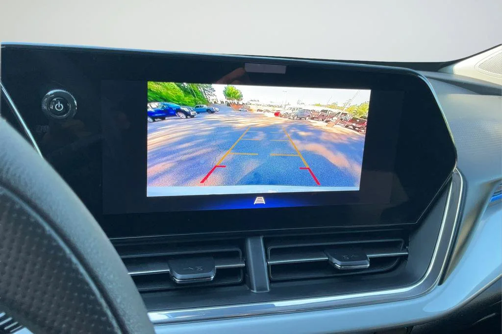 2025 Chevrolet Trax LT - Photo 17