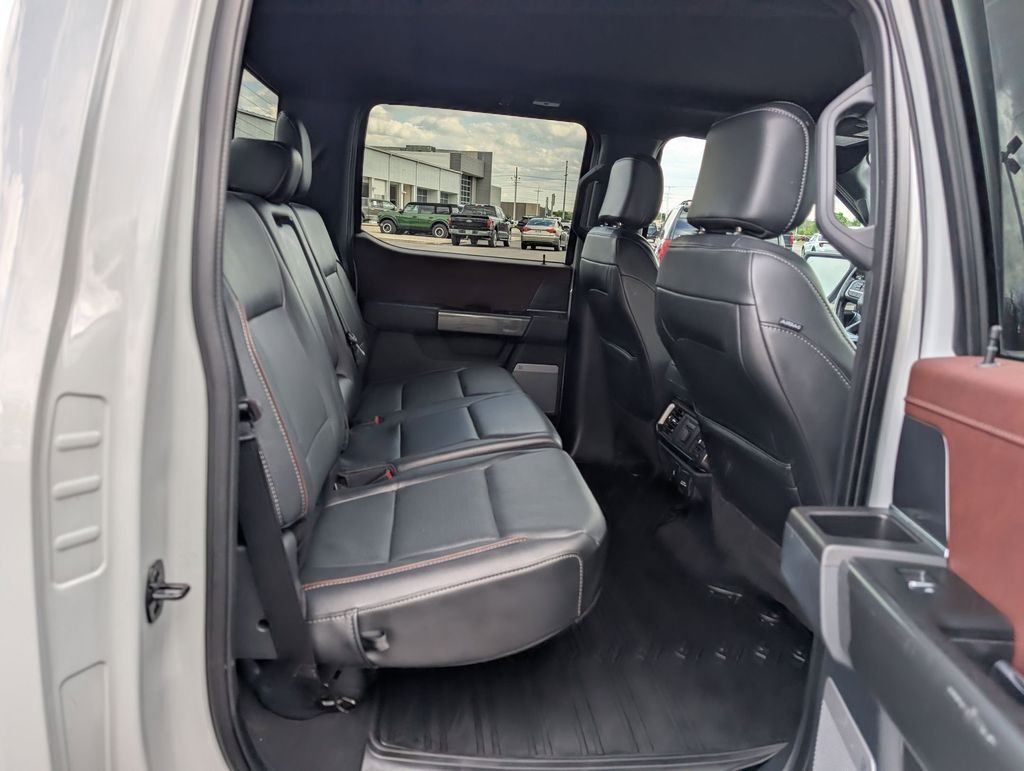 Used 2023  Ford Lariat image 20