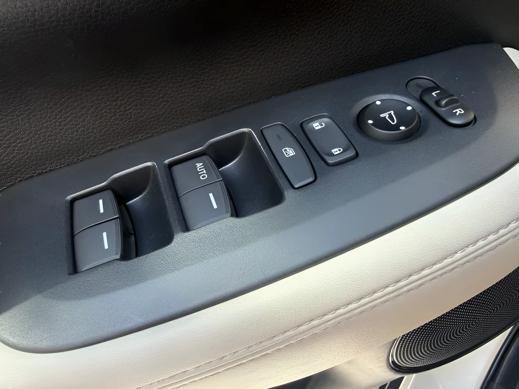 2025 Honda HR-V LX - Photo 24