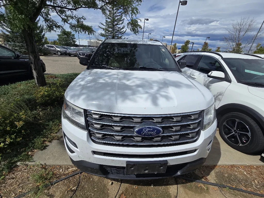 Used 2017 Oxford White Ford Base image 19