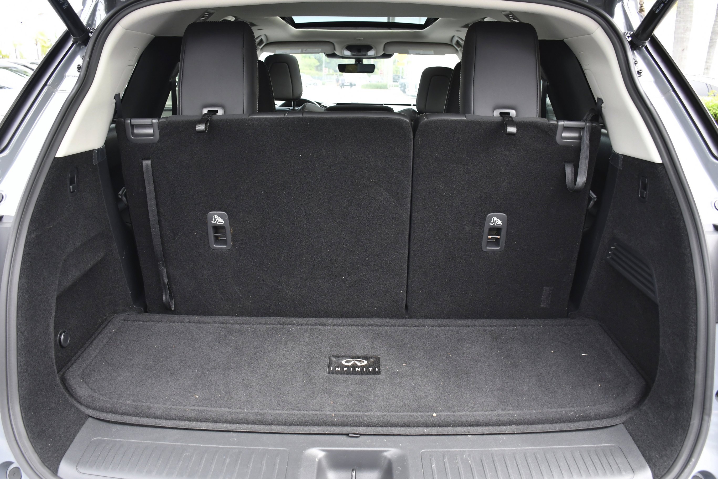 Certified Used 2026 Harbor Gray INFINITI LUXE image 36