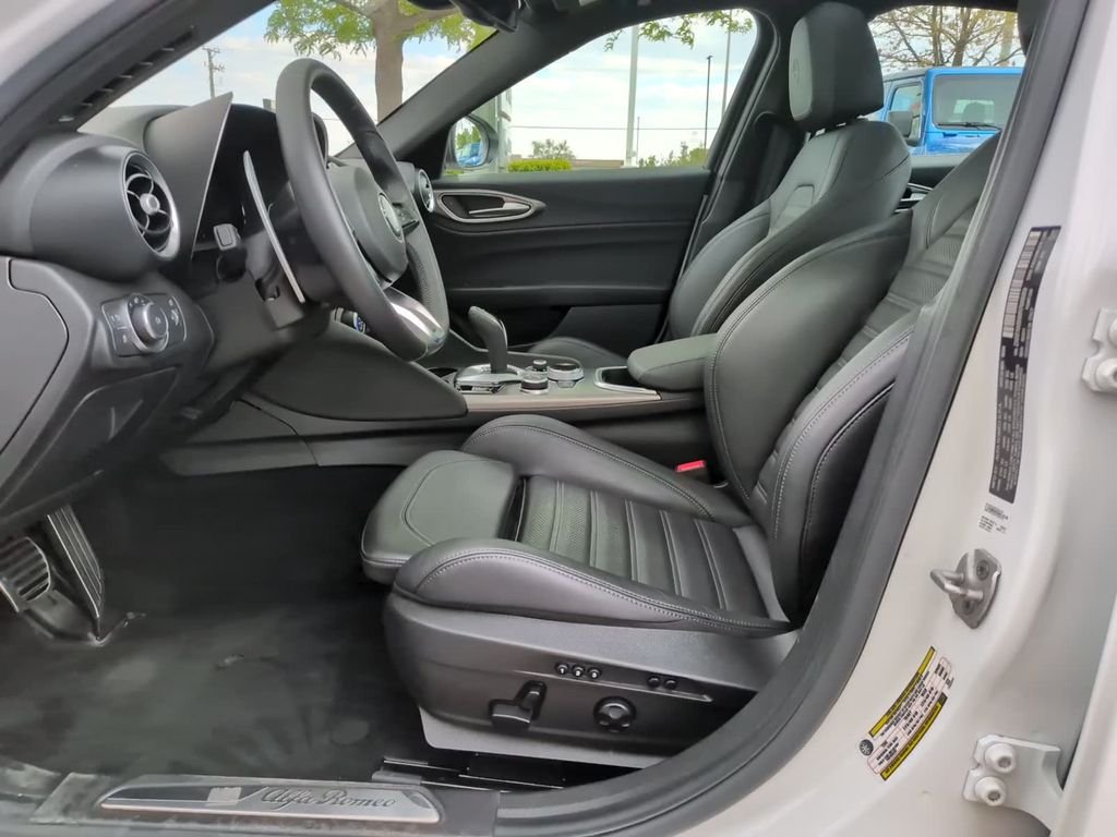 Used 2024 White Alfa Romeo Veloce image 25