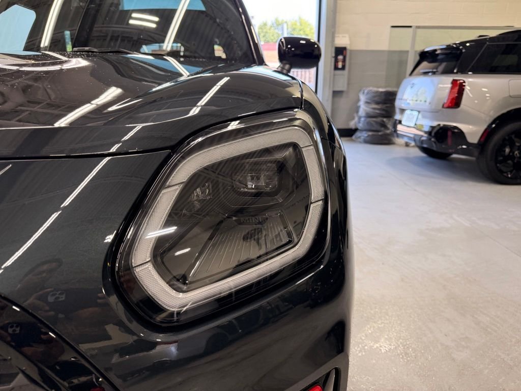 New 2027 Legend Grey Metallic MINI  image 9