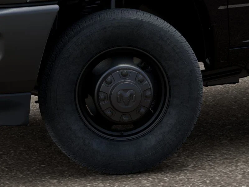 New 2026 Diamond Black Crystal Pearl-Coat Exterior Paint RAM Tradesman image 8
