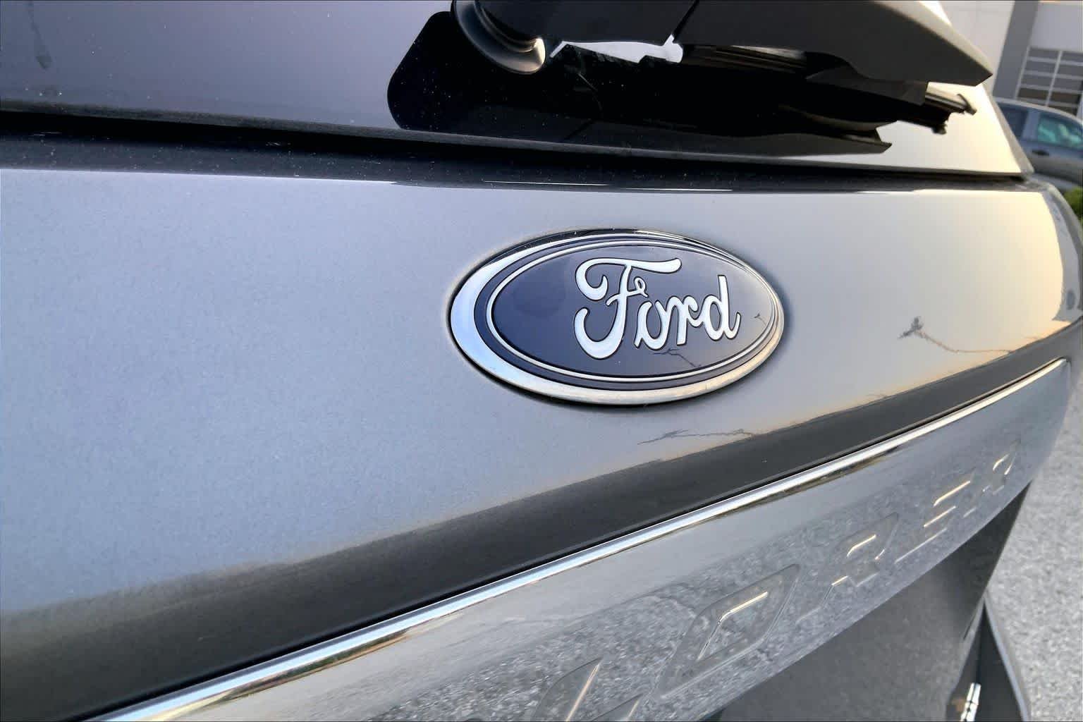 Used 2021 Carbonized Gray Metallic Ford XLT image 10