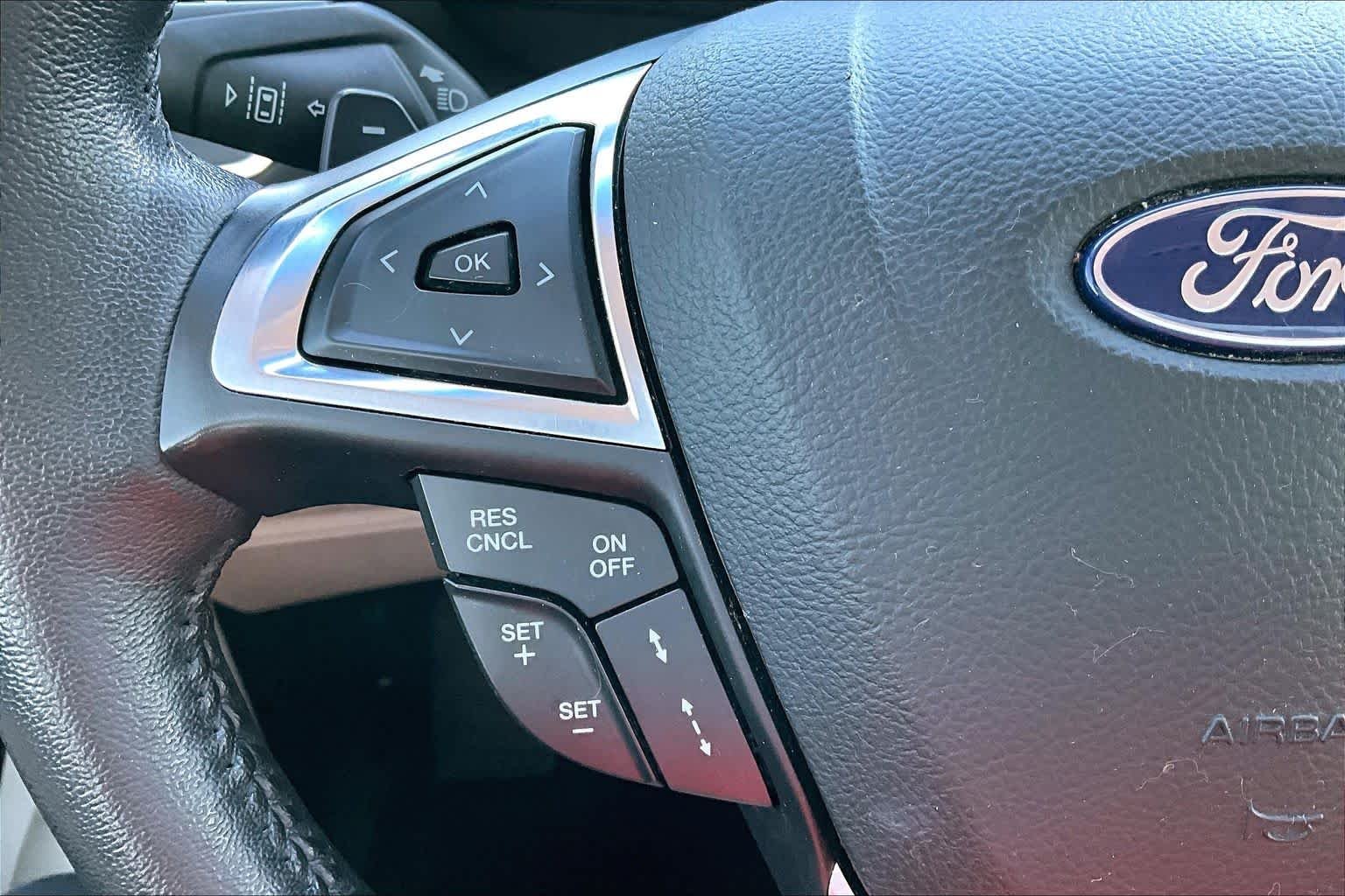 Used 2018 White Platinum Metallic Tri-Coat Ford Titanium image 23