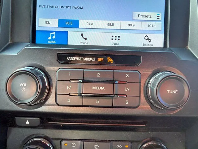 Used 2018 Blue Ford XL image 37