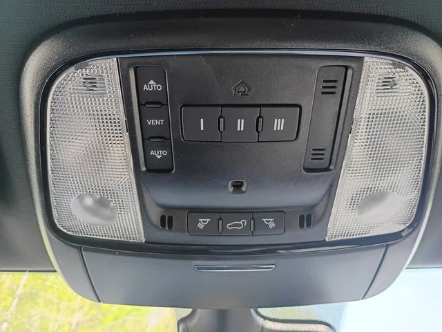 New 2026 Diamond Black Clear-Coat Exterior Paint Dodge GT Plus image 18