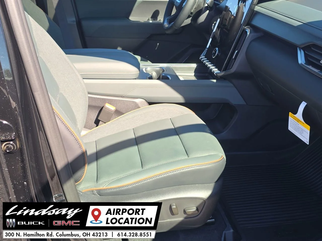 2026 GMC Acadia AT4 - Photo 30