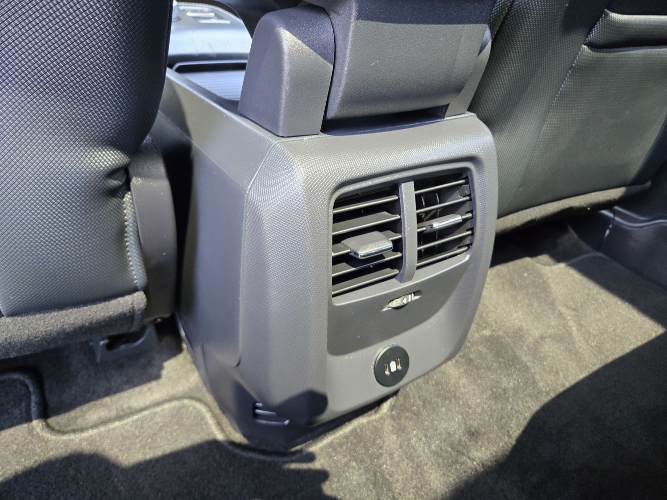 Used 2024 White Ford Premium image 33