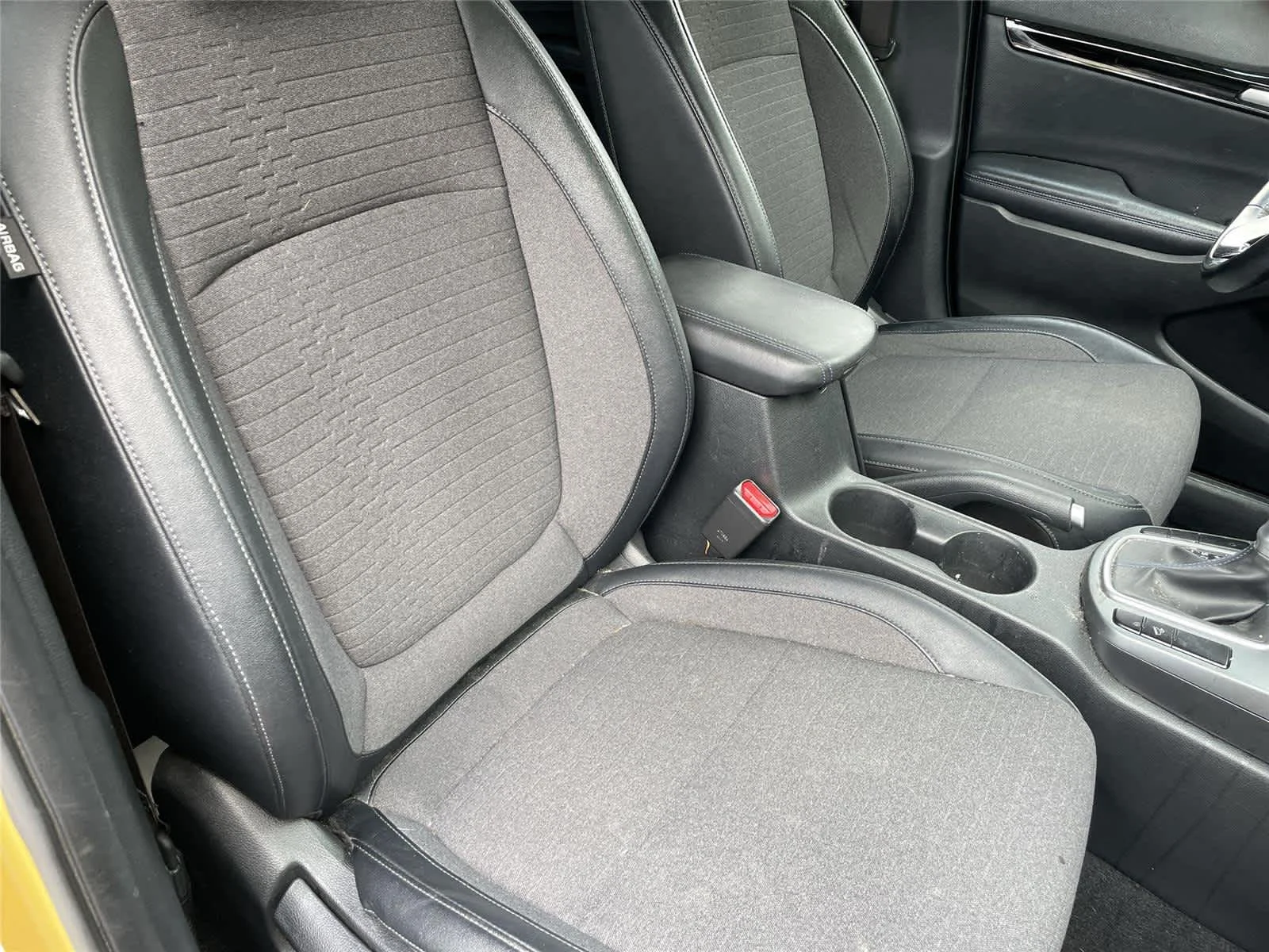 Used 2021 Starbright Yellow/Black Roof Kia S image 11