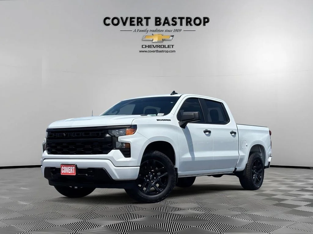 Used 2025 White Chevrolet Custom image 1