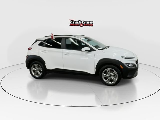 Used 2023 White Hyundai SEL image 9