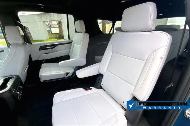 2025 Chevrolet Suburban Premier - Photo 11