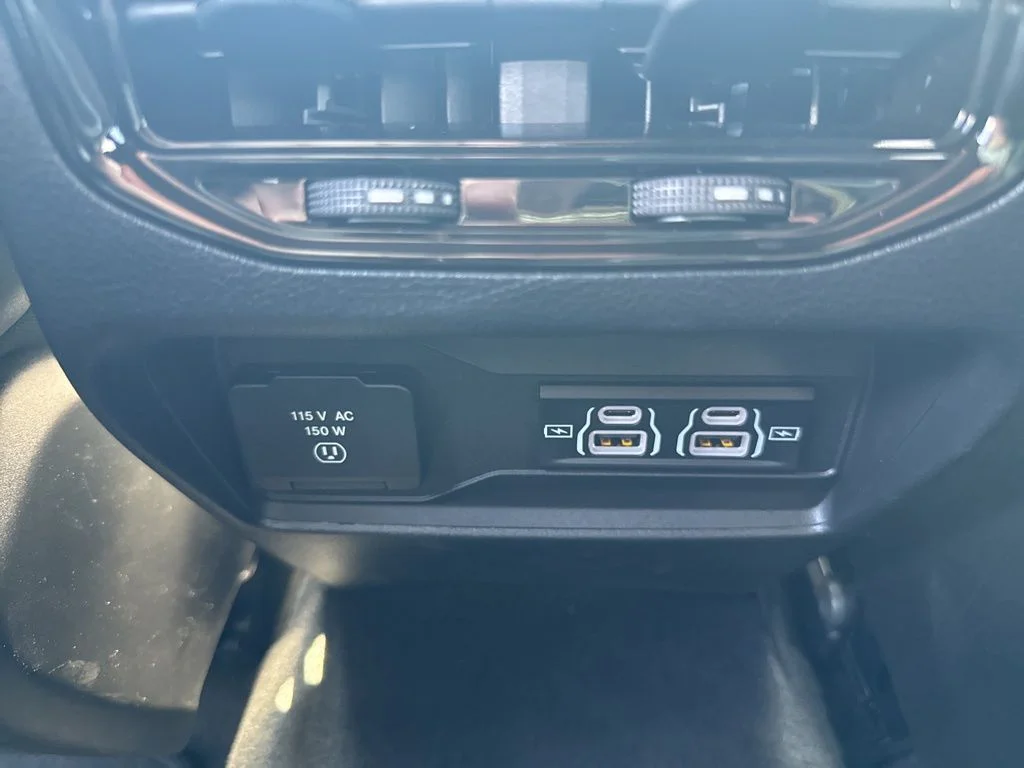 Used 2025 White Jeep Altitude X image 13
