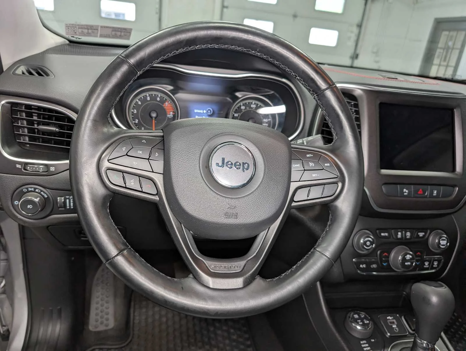 Used 2021 Billet Silver Metallic Clearcoat Jeep Trailhawk image 37