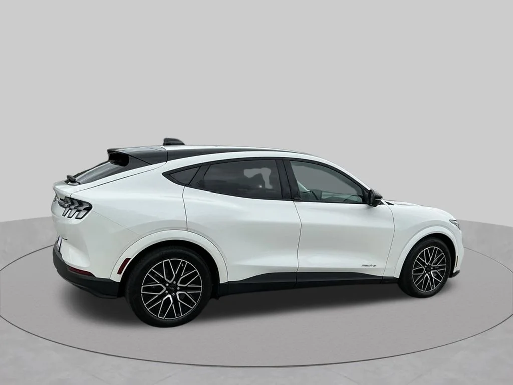 Used 2025 White Ford Premium image 16