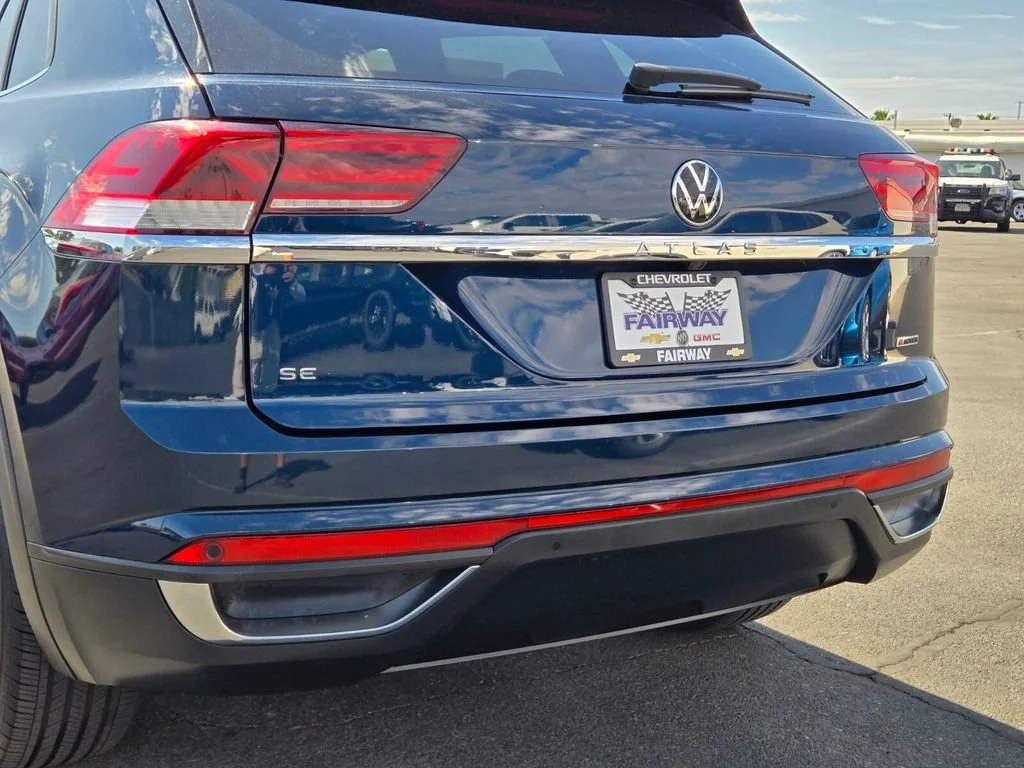 Used 2022 Blue Volkswagen 2.0T SE w/Technology image 5