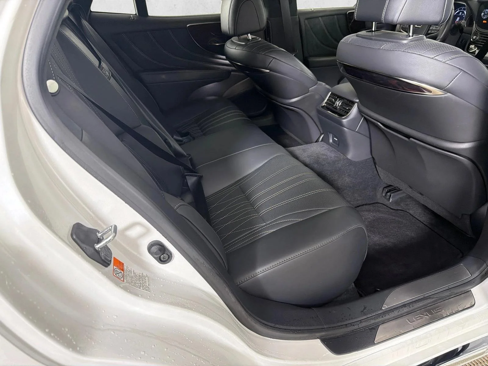 Used 2022 White Lexus LS 500 image 17