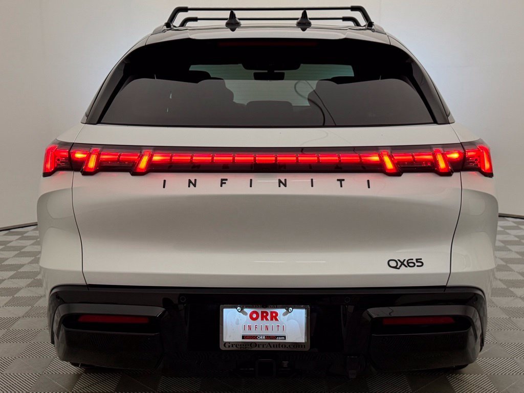 New 2027 2T RAD WHT INFINITI Autograph AWD image 12