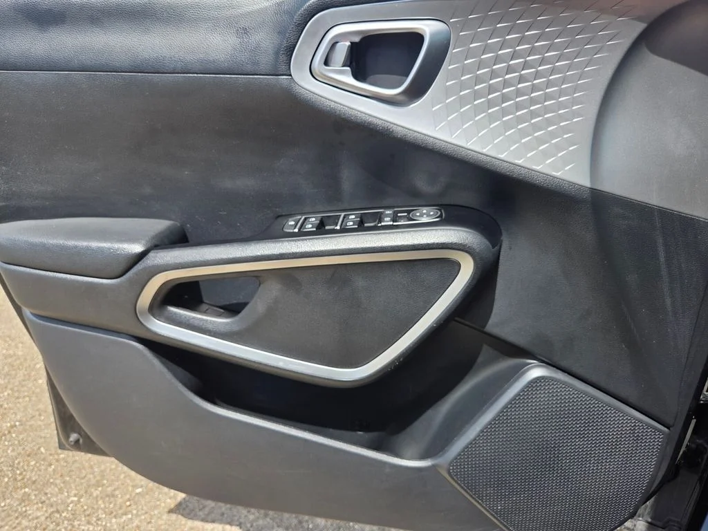 Used 2025 Black Kia LX image 21