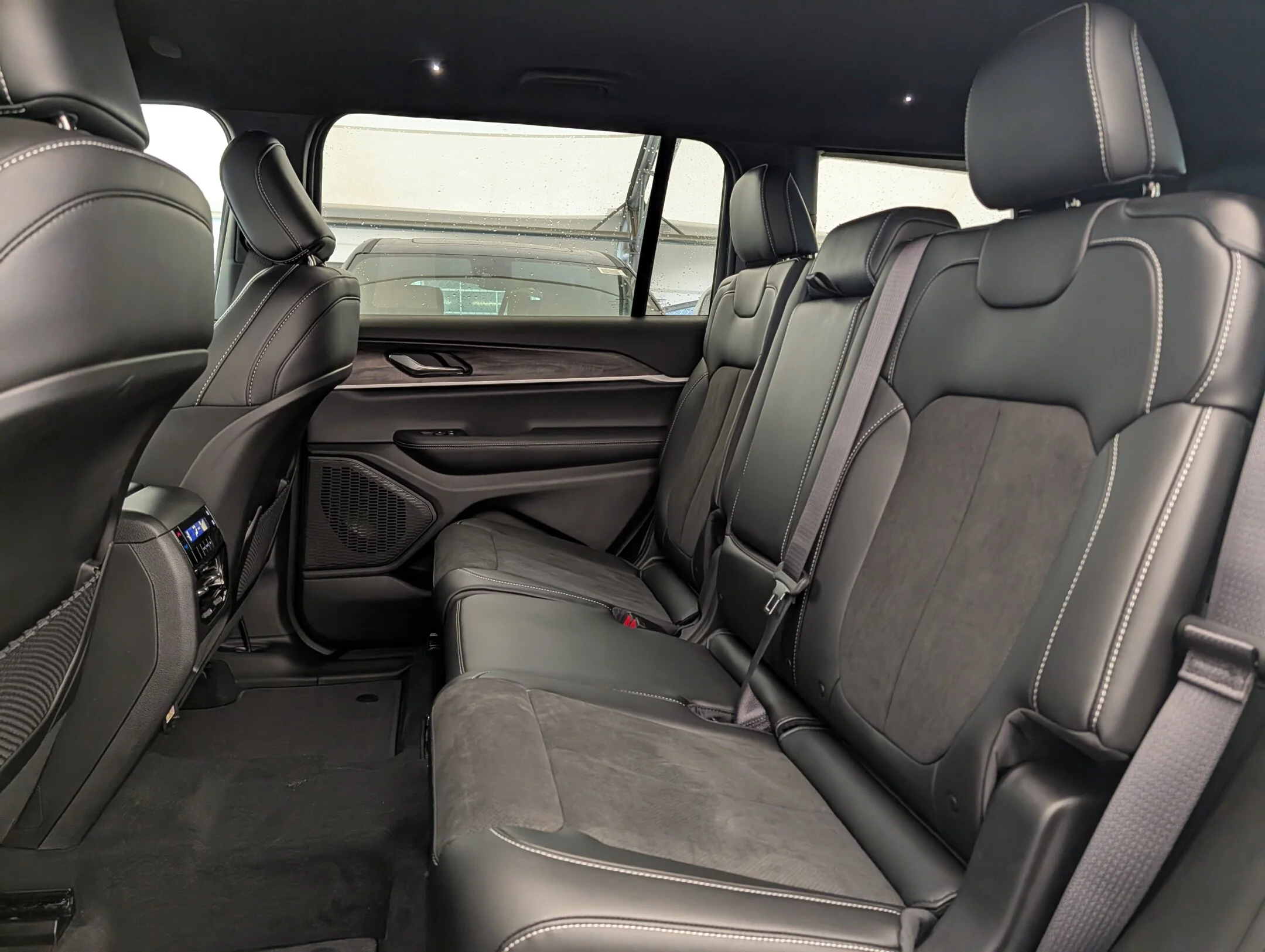 New 2026 White Jeep Altitude - - 4x4 - 20 Gloss Black Wheels - Remote Start - Capri Leatherette & More! image 28