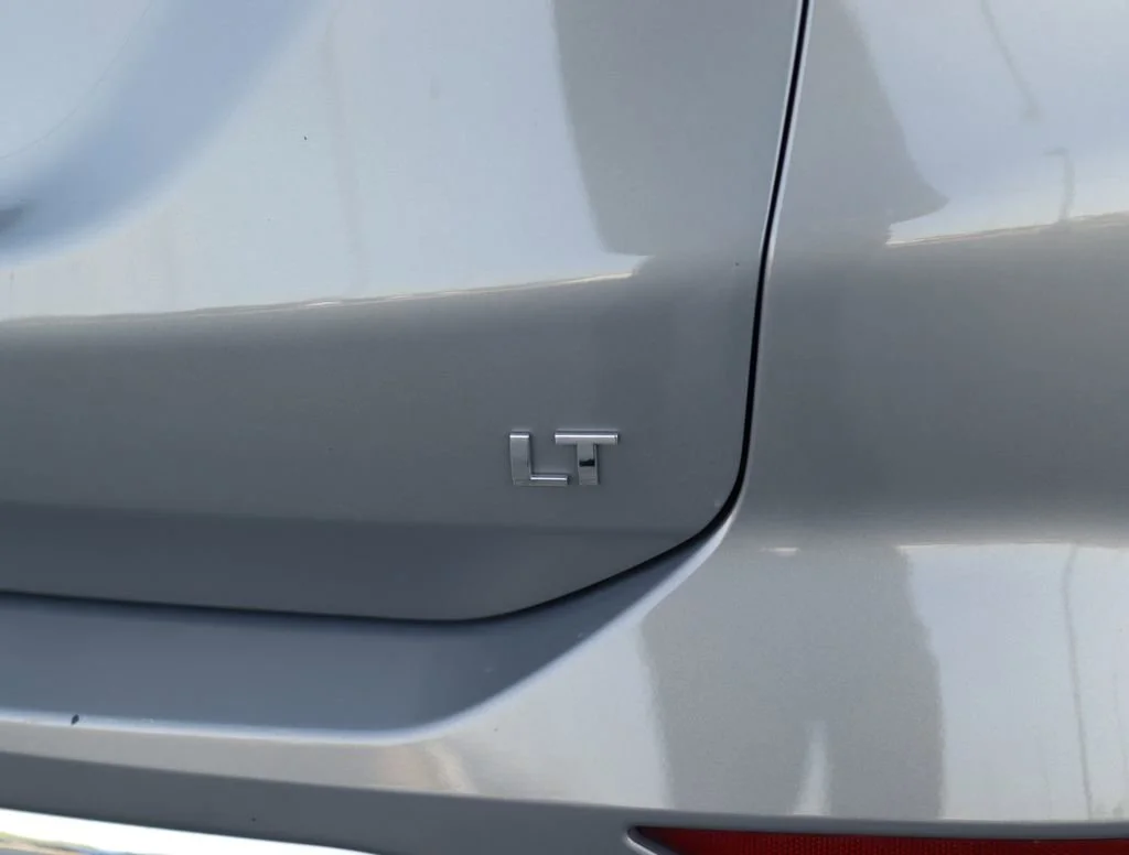 Used 2018 PEPPERDUST METALLIC Chevrolet LT image 32