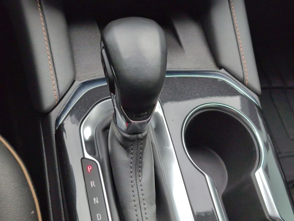 Used 2023 Beige Chevrolet Premier image 21