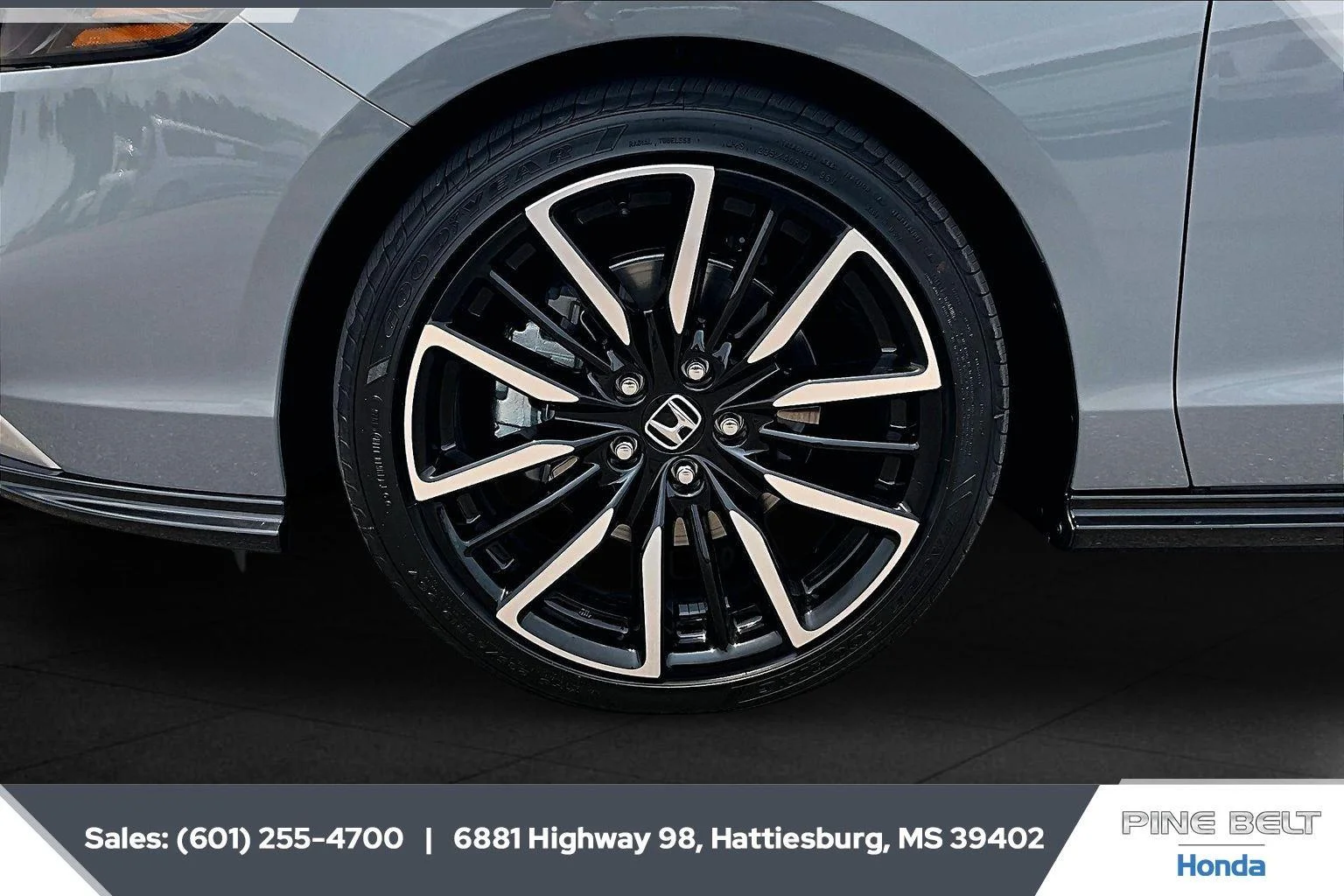 New 2026 Urban Gray Pearl Honda Touring image 10
