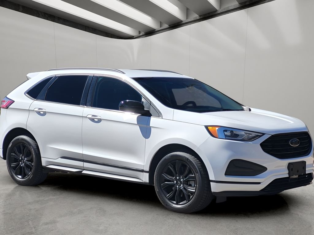 Used 2022 Oxford White Ford SE image 5
