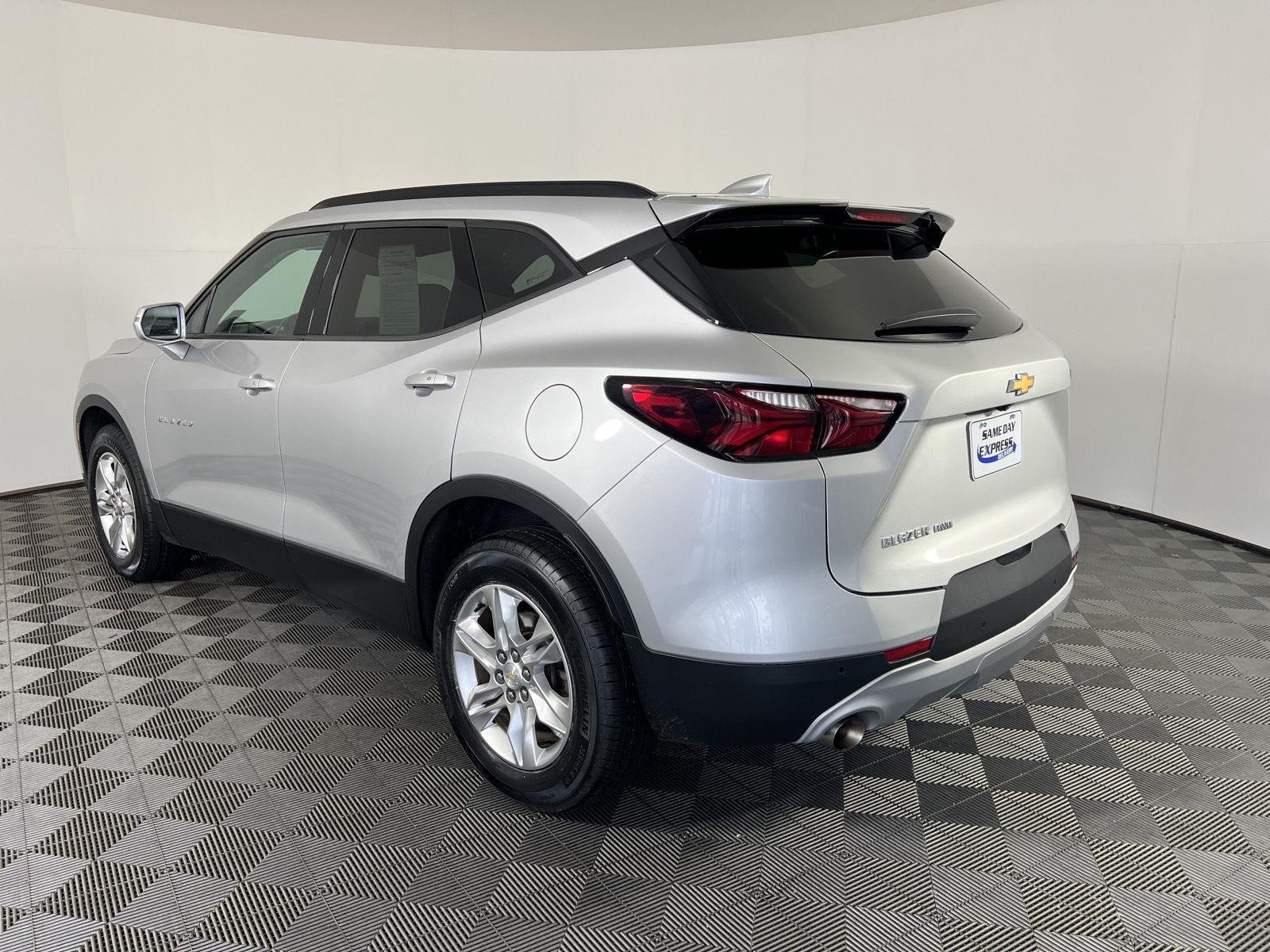 Used 2020 Silver Ice Metallic Chevrolet LT image 25