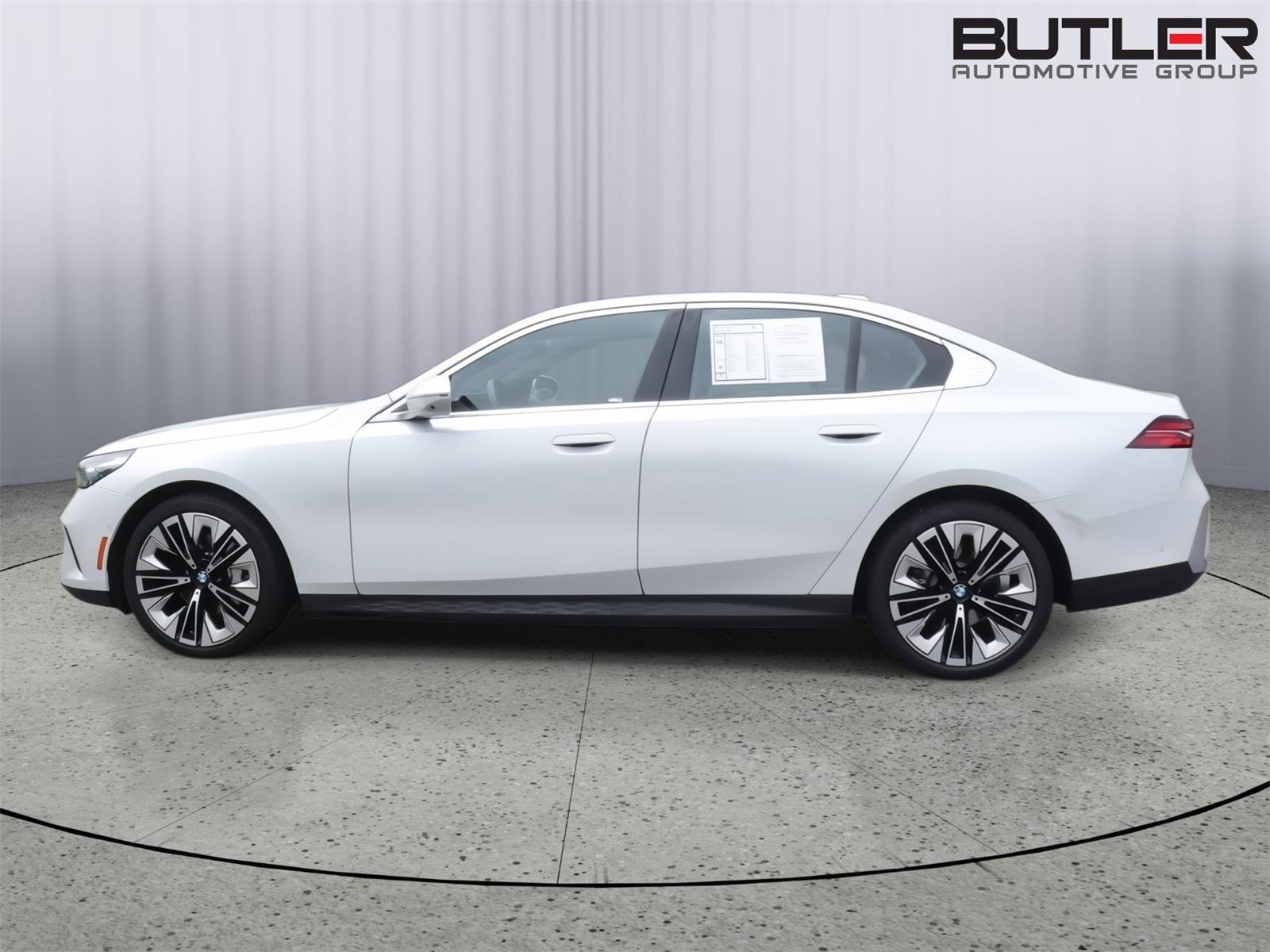 Used 2026 Alpine White BMW 530i image 5